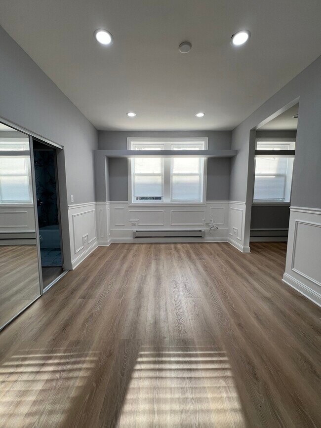 Building Photo - 4427 N Seeley Ave