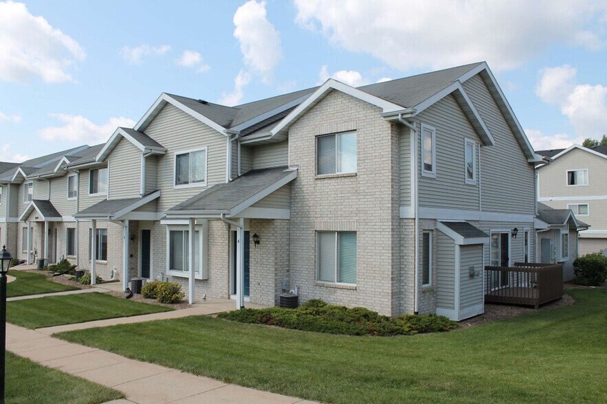 Building Photo - Madison Townhomes – Scenic View