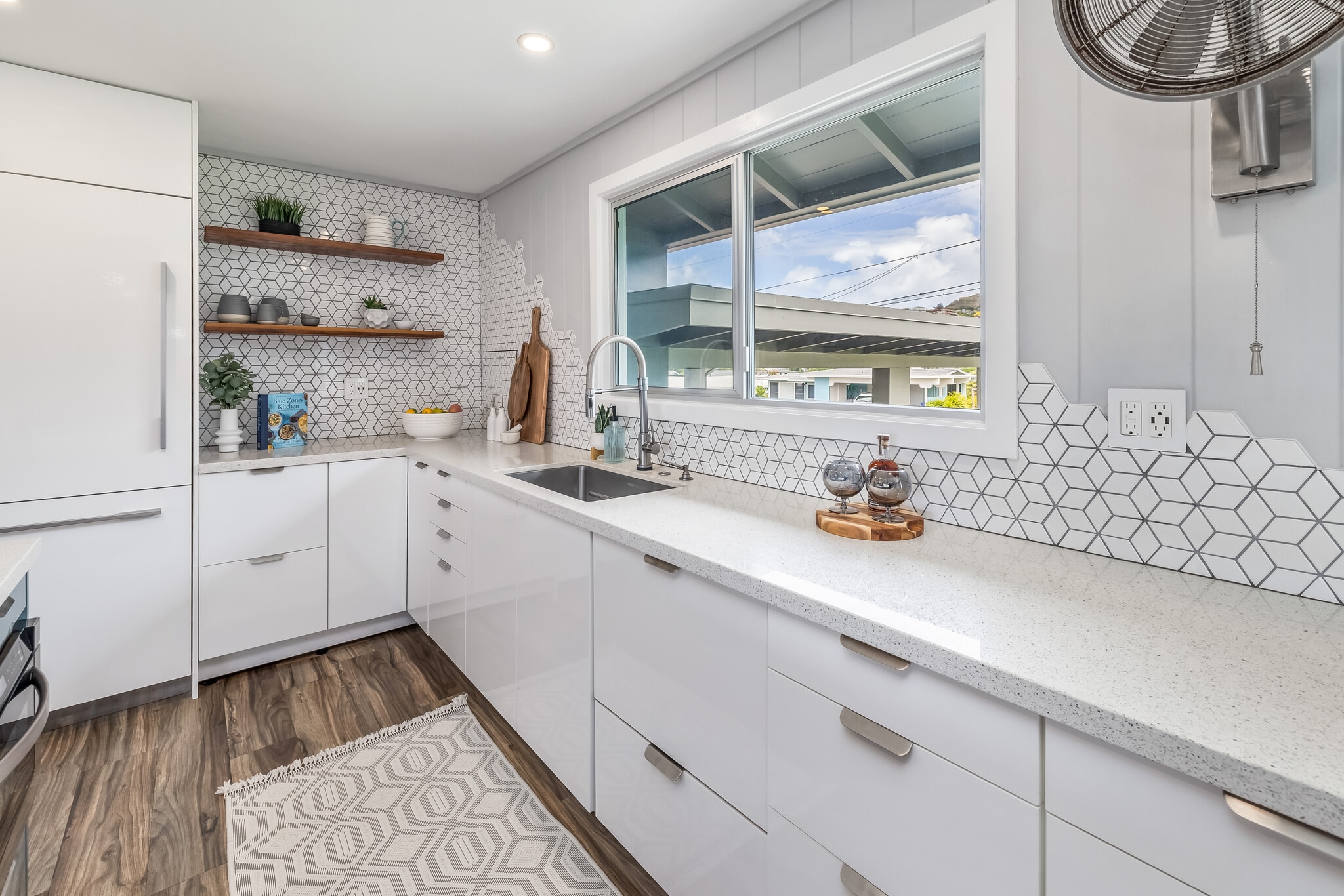 Building Photo - 1384 Nanawale Pl