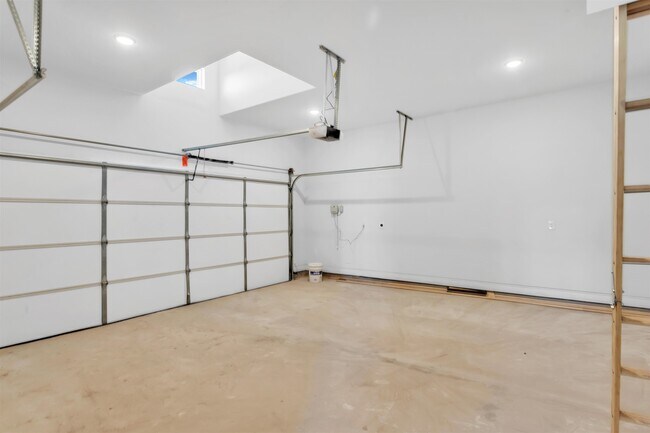 Building Photo - 511 Wind Swept