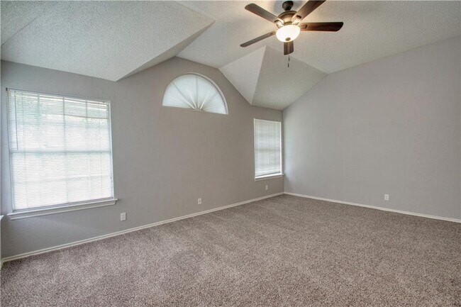 Building Photo - 306 Marigold Ln