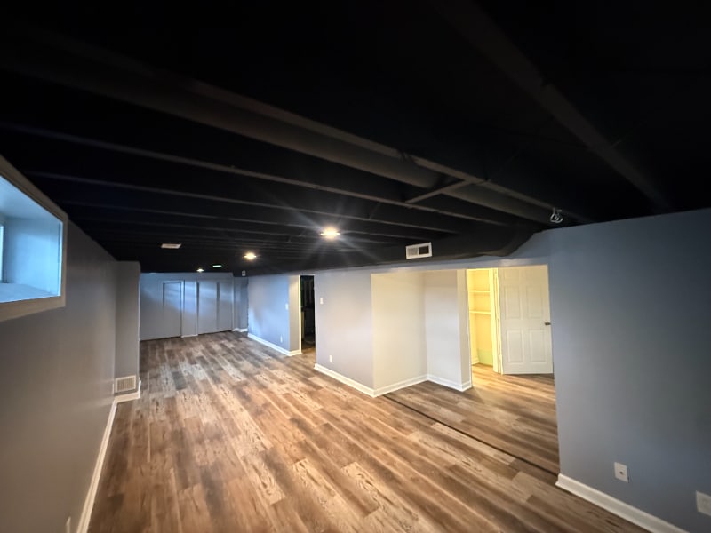 Building Photo - 127 Wesgaye St