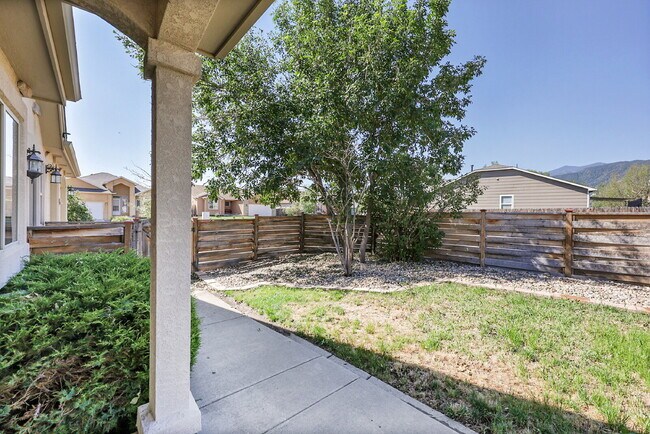 Building Photo - $3,650 - 4 Bed, 4 Bath Home with 4 Car Gar...