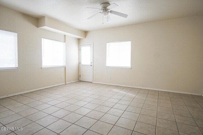Building Photo - 5904 Cielo Del Rey Pl