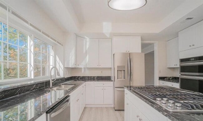 Building Photo - 13116 Holly Leaf Ct
