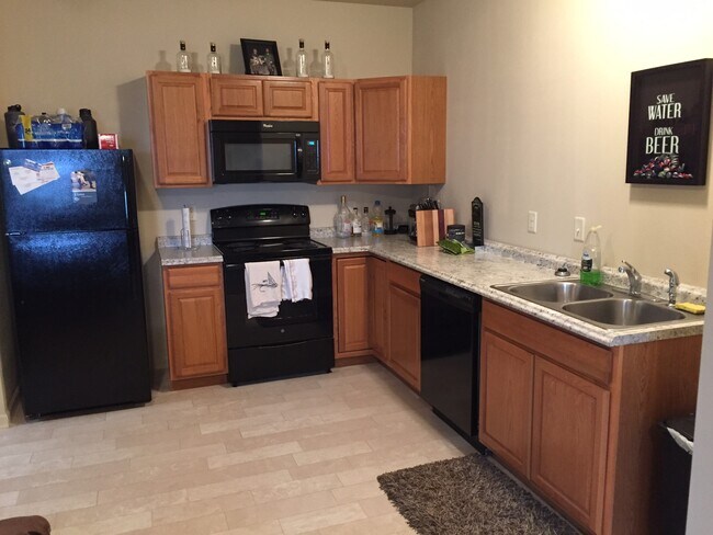 Building Photo - 3245 Cabernet Dr