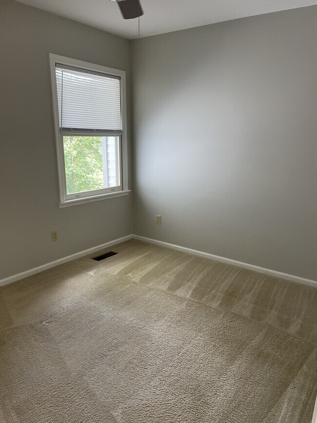 Building Photo - 2858 Powell Creek Dr