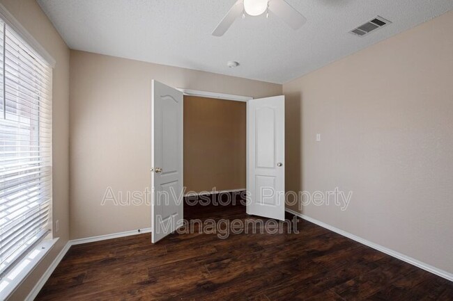Building Photo - 1008 Chippewa