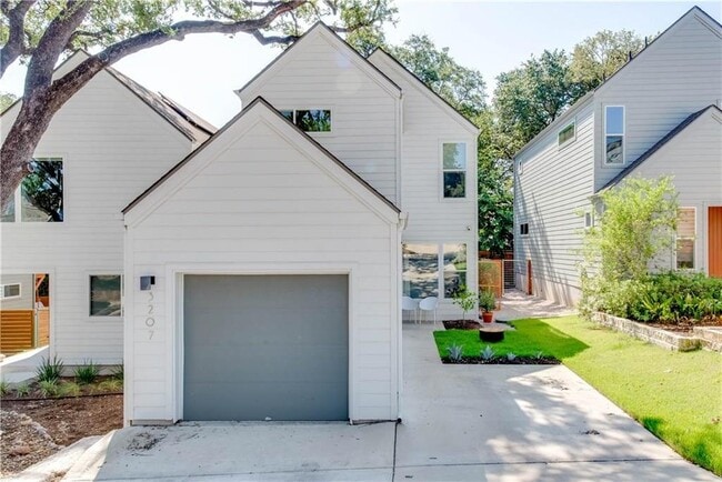 Primary Photo - 3207 Aldwyche Dr