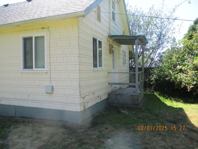 Building Photo - 927 W Schley St