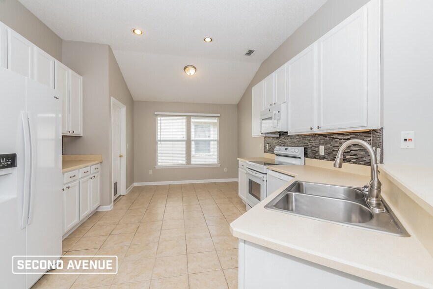 Building Photo - 549 Wakemont Dr