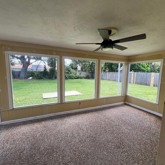 Building Photo - 7456 Cass Cir