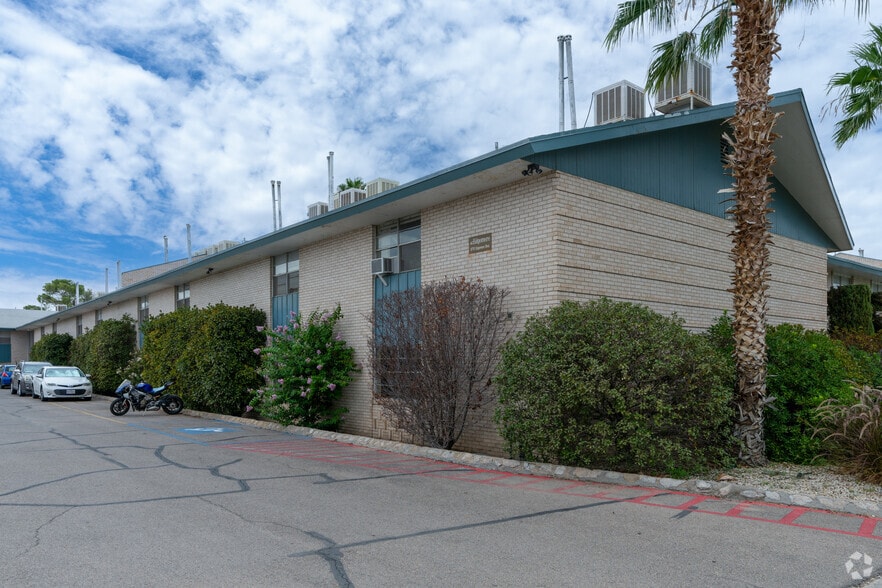 Building Photo - Edgemere Apartments