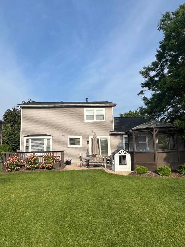 Building Photo - 927 Cass Ln