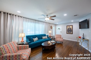 Building Photo - 606 Antler Dr