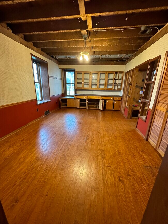 Building Photo - 2813 Guilford Spring Rd