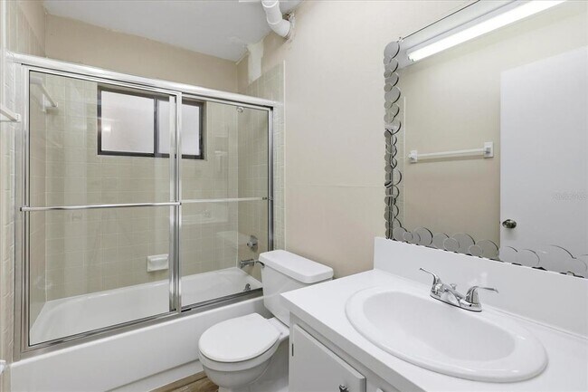 Building Photo - 3300 Fox Chase Cir