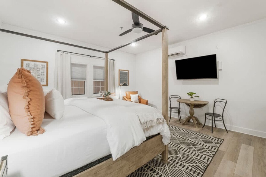 Building Photo - 10343 E County Hwy 30A