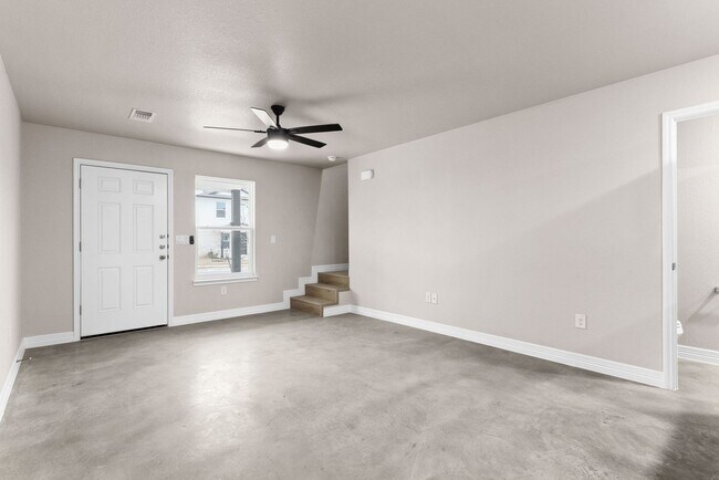 Building Photo - 804 White Meadow Ln