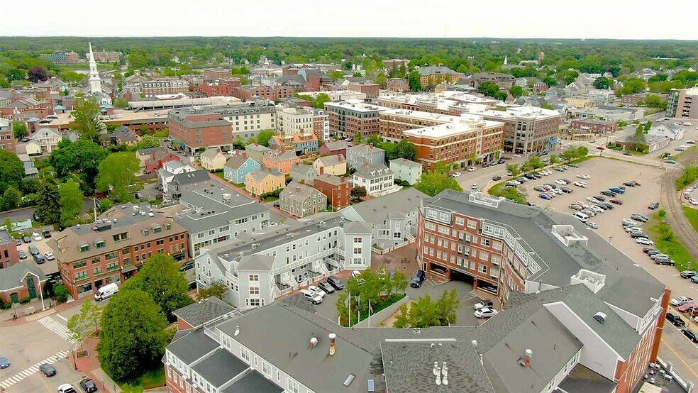 Aerial view - 33 Deer St