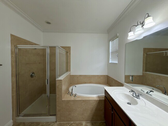 Building Photo - 9368 Via Murano Ct