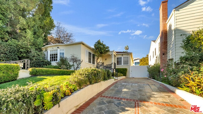 Building Photo - 10575 Holman Ave