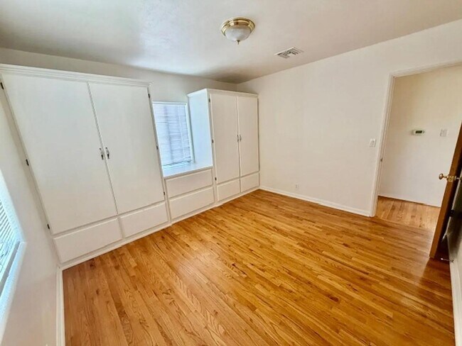 Building Photo - 11126 Daines Dr