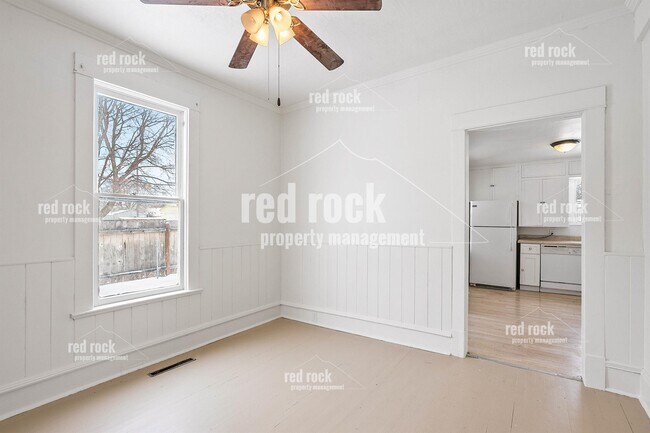 Building Photo - 1517 E Bridgeport Ave