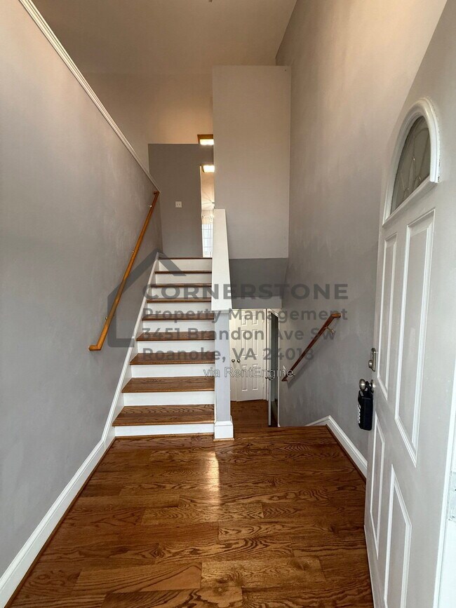 Building Photo - 4518 Lomond Cir