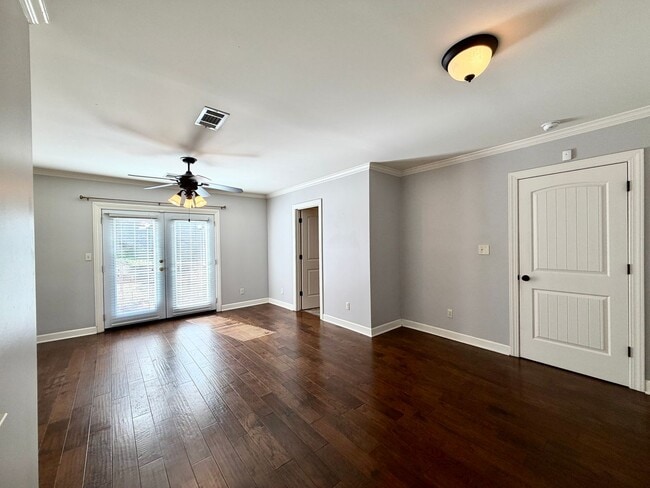 Building Photo - Sharon Hills Neighborhood