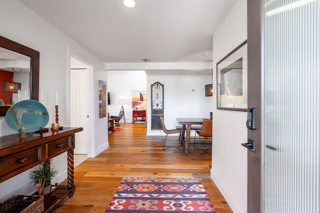 Building Photo - 48910 Noline Pl