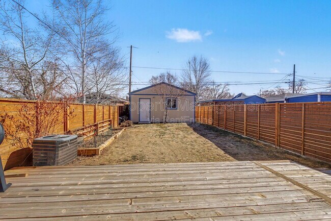 Building Photo - 3116 N Elizabeth St