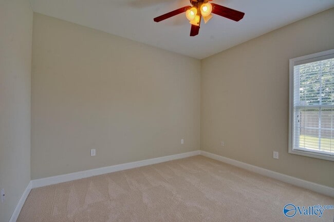 Building Photo - 112 SW Autumn Cove Dr
