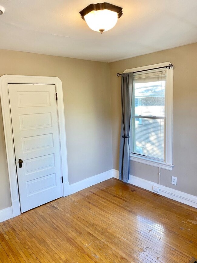 Building Photo - 3040 Colfax Ave South