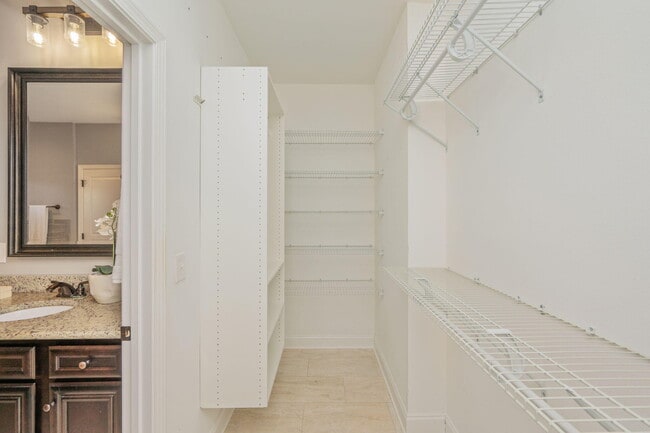 Building Photo - 339 Elliott Rd SE