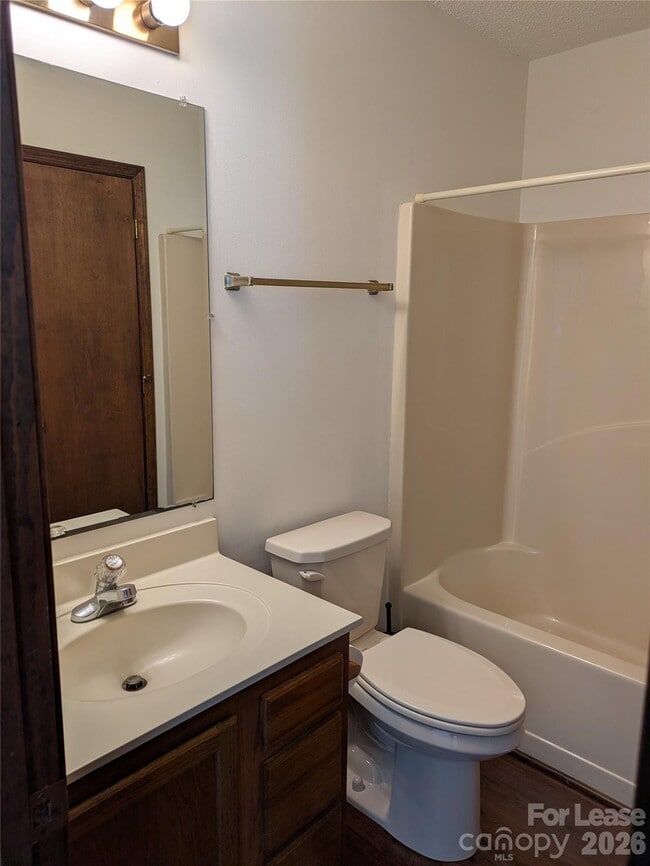 Building Photo - 119 Birdie Ct