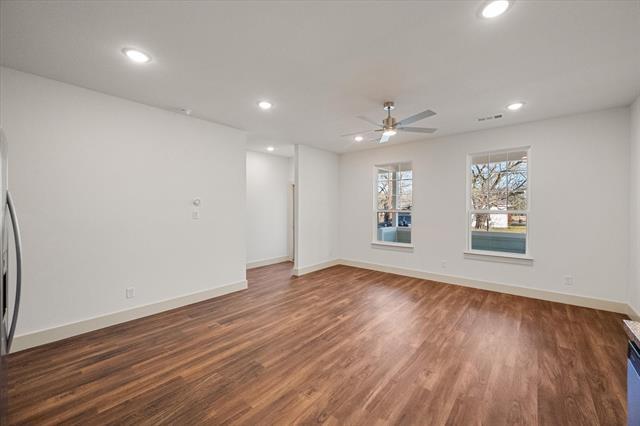 Building Photo - 506 E Kimball St