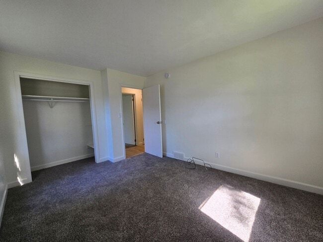 Building Photo - Updated 3 Bedroom Home in Downs