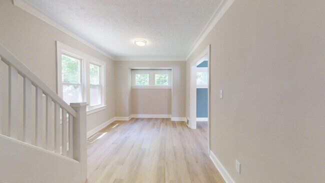 Building Photo - 4528 Rainbow Rd