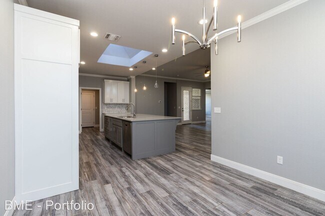 Building Photo - 4 br, 3 bath House - 9405 Kori