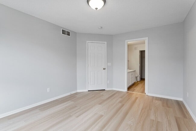 Building Photo - 9105 Holly Ln N