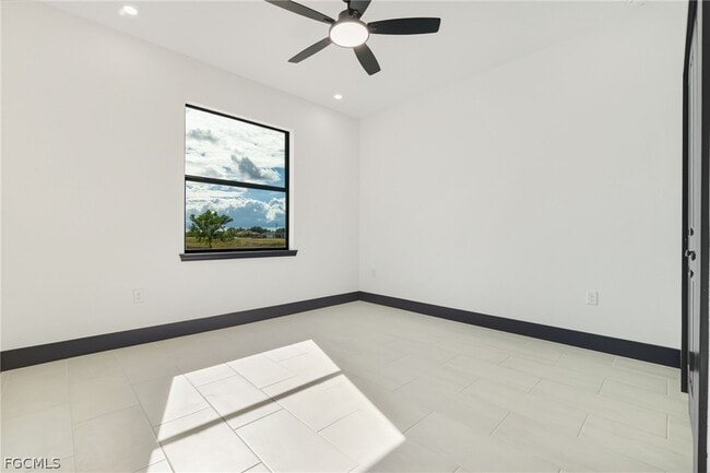 Building Photo - 3015 3rd St SW