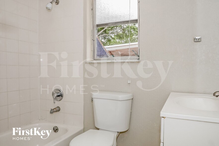 Building Photo - 3453 NW 191st St