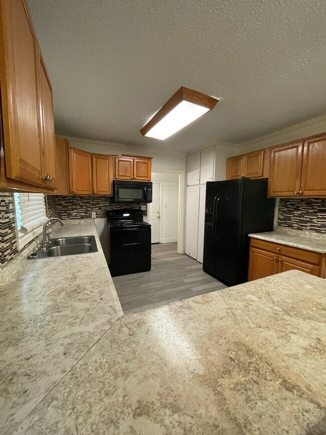 Building Photo - 231 S Sunset Terrace