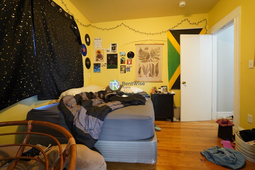 Building Photo - 52 Pearson Rd