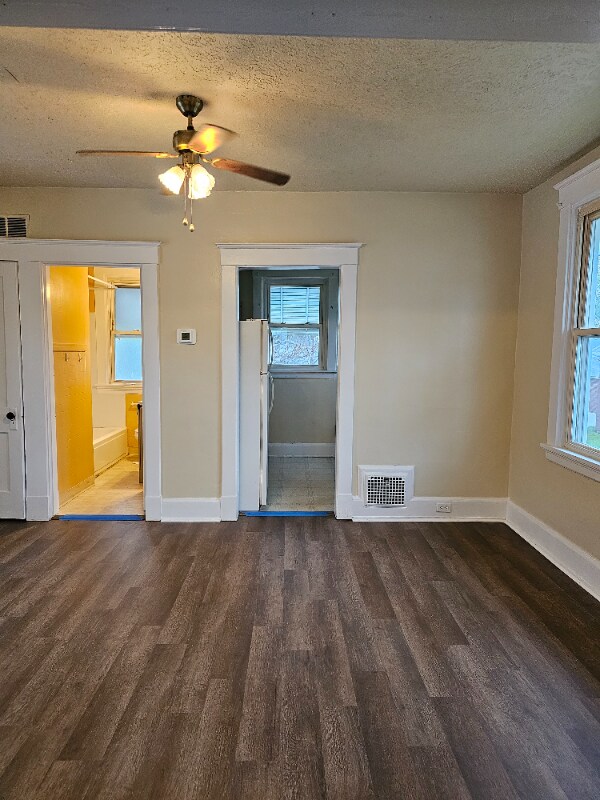 Building Photo - 5257 Rolston Ave