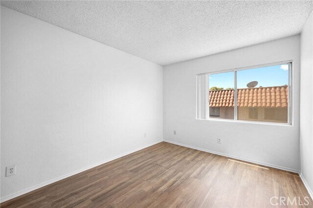 Building Photo - 6716 Sylmar Ave