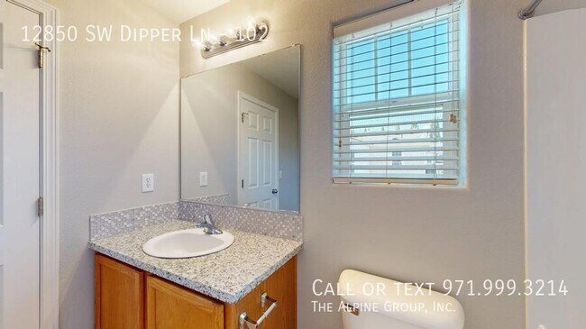 Building Photo - 12850 SW Dipper Ln