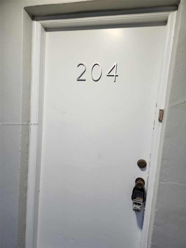 Building Photo - 1780 NE 191st St