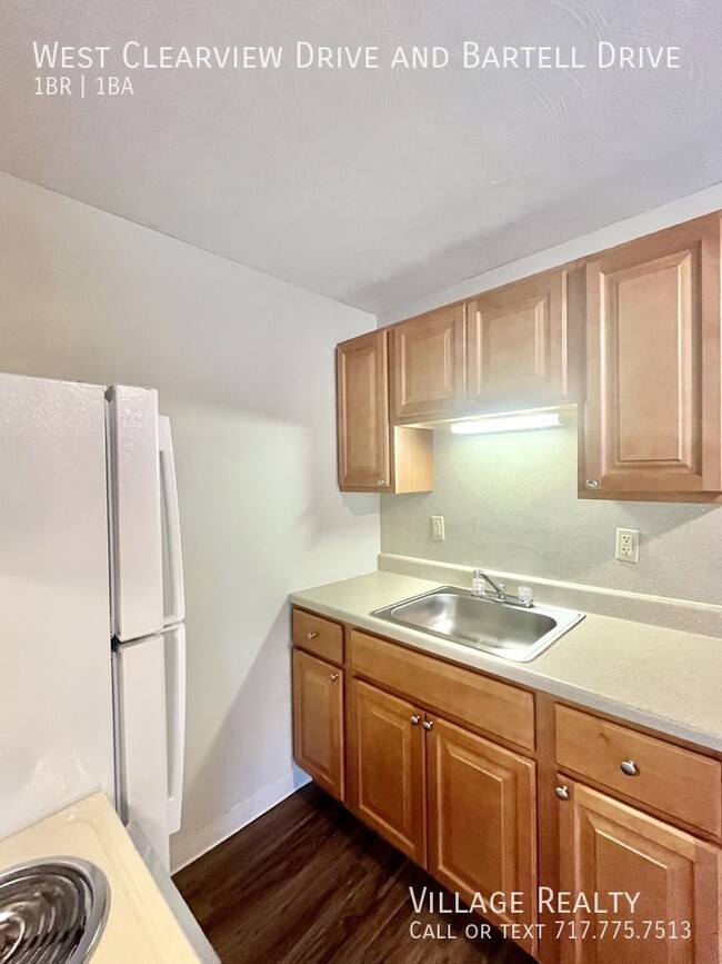 Building Photo - Newly-renovated 1-Bed Convenient to I-83 &...